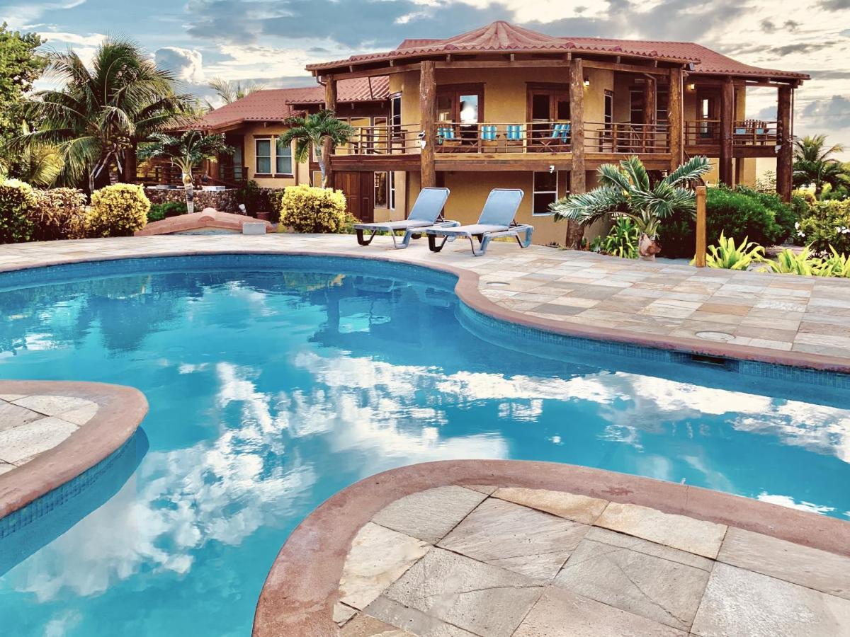 Villa Serenity ซานเปโดร ภายนอก รูปภาพ