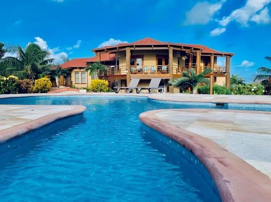 Villa Serenity ซานเปโดร ภายนอก รูปภาพ